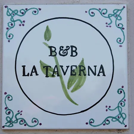 La Taverna לינה וארוחת בוקר 3*
