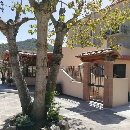 La Taverna לינה וארוחת בוקר 3*